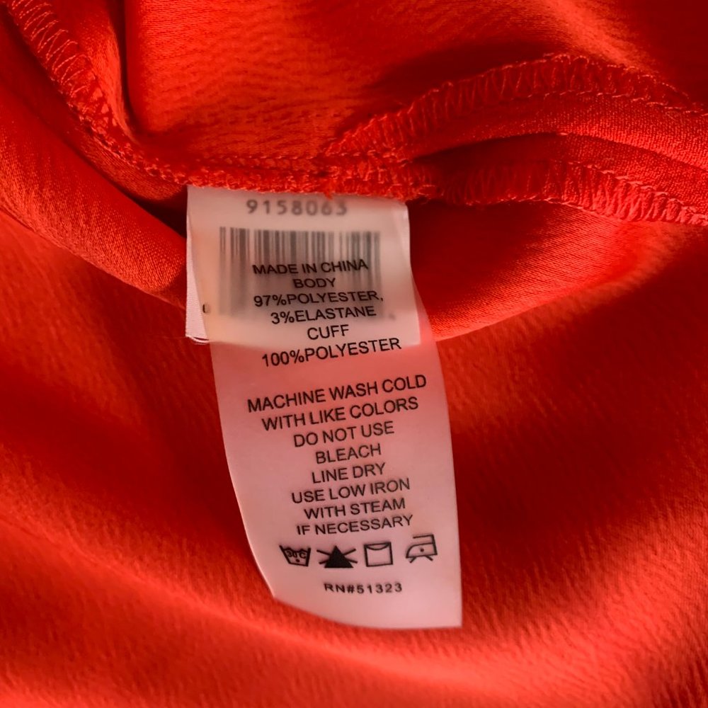 Women's Vince Camuto Large Red Bell Sleeve Keyhole Back Polyester Blouse EUC - Picture 4 of 13